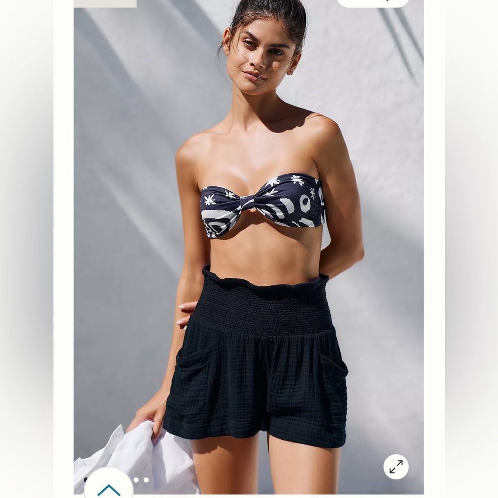 Anthropologie The Kaveri Smocked High-Waisted Shorts in Black - Large
